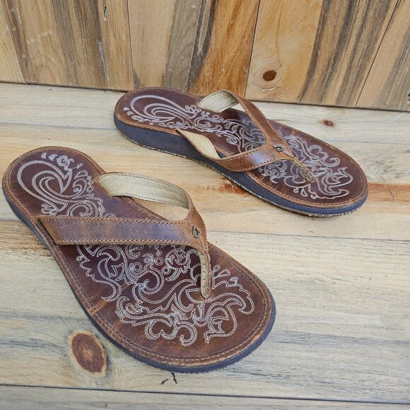 Olukia Shoes - Olukai Paniolo Embroidered Leather Flip Flop Sandals Size 9 ~ LIKE NEW